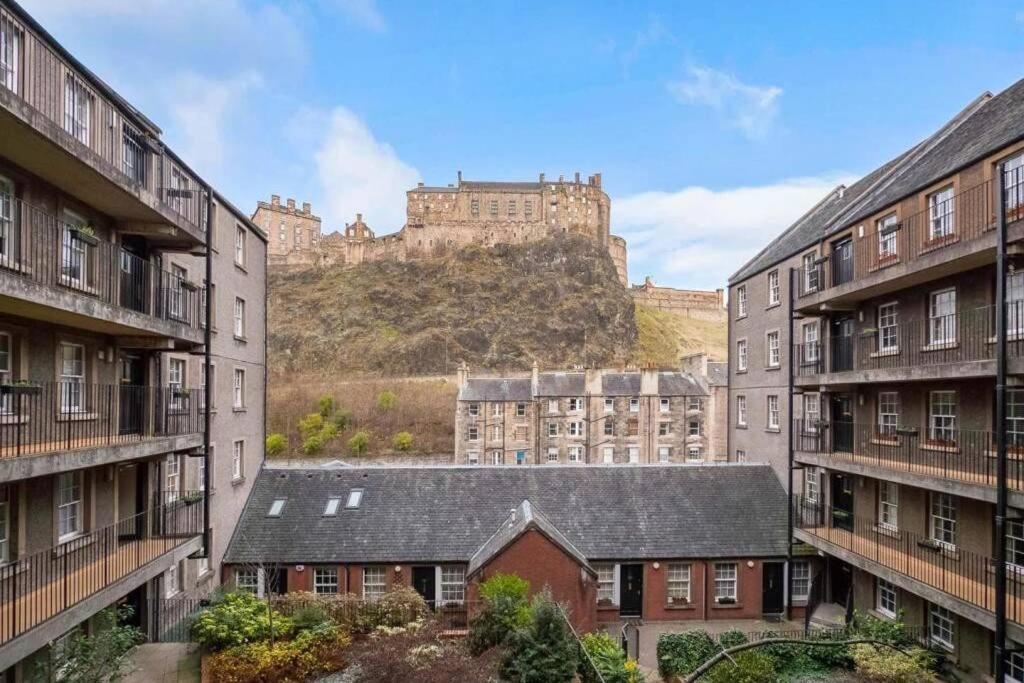 One Bedroom Websters Land Flat - Grassmarket เอดินบะระ ภายนอก รูปภาพ
