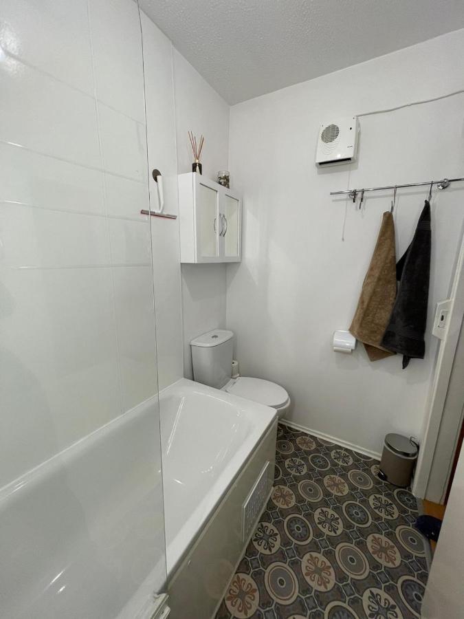 One Bedroom Websters Land Flat - Grassmarket เอดินบะระ ภายนอก รูปภาพ